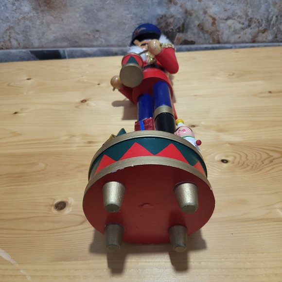 Wooden Nutcracker Drummer on Pedistool Gifts Tree Blue Red - Picture 5 of 13